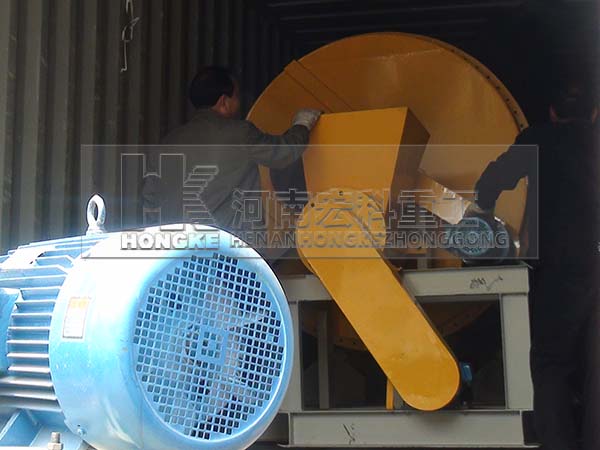 保加利亞1.2&times;4.5m球磨機設(shè)備發(fā)貨現(xiàn)場